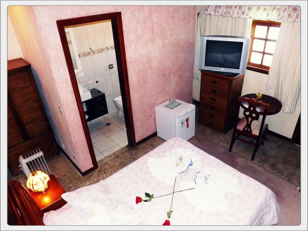 Pousada Das Rosas Campos do Jordão Værelse billede